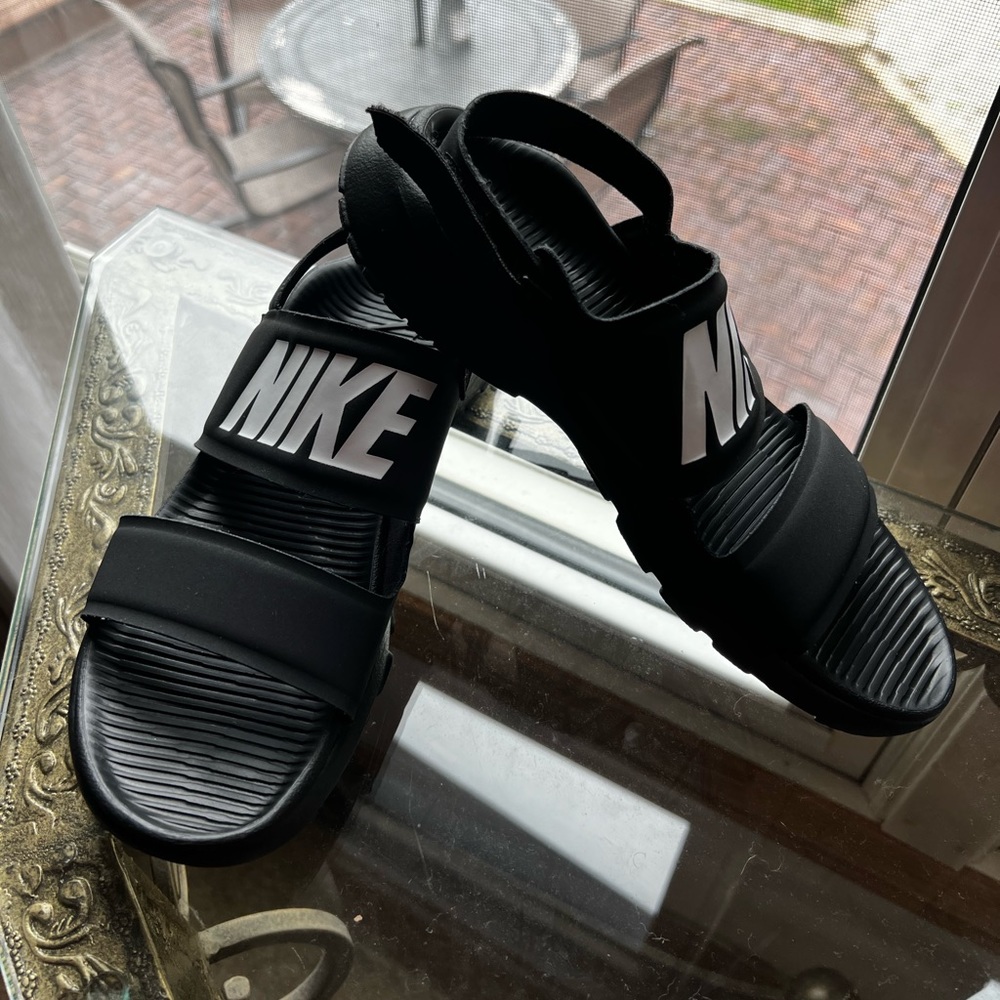 nike tanjun sandals